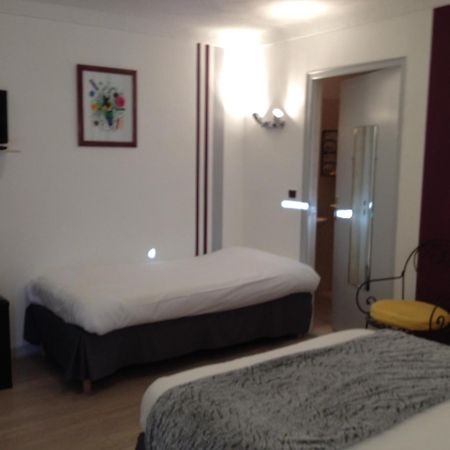 Hotel Lou Caleu Restaurant Le Rocher Des Abeilles Saint-Martin-de-Castillon 외부 사진