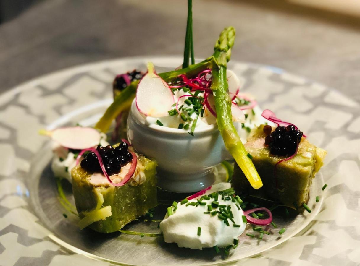 Hotel Lou Caleu Restaurant Le Rocher Des Abeilles Saint-Martin-de-Castillon 외부 사진
