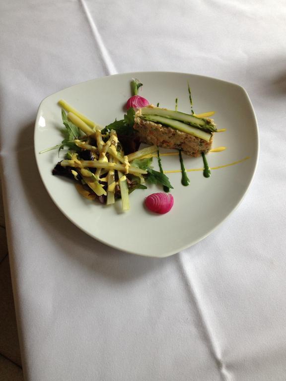 Hotel Lou Caleu Restaurant Le Rocher Des Abeilles Saint-Martin-de-Castillon 외부 사진